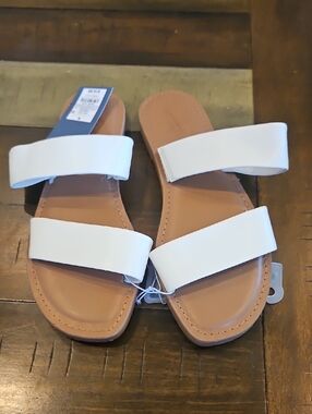 NWT Universal Thread Dora Women’s White Double-Strap Slide Sandals